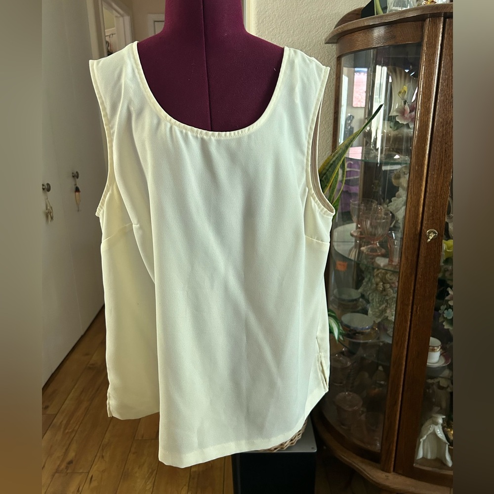 R&M Richard Sleeveless Blouse